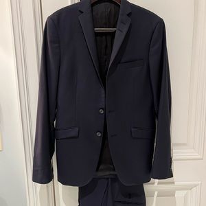Tiger of Sweden men’s suit in size 36, pants 32” waist, 30” inseam. Navy blue.